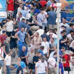 La violencia y las peleas entre aficionados rusos e ingleses continuaron dentro del estadio
