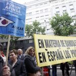 Afectados de Forum y Afinsa se manifiestan en Madrid en una imagen de archivo.