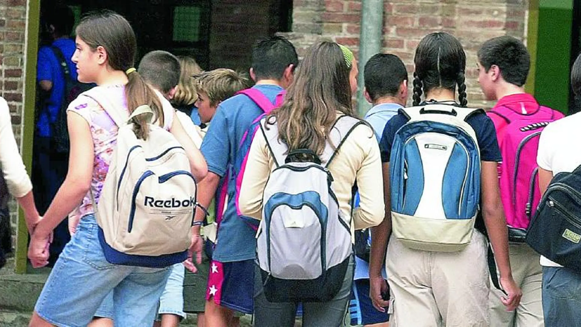 La Generalitat ultima un protocolo para prevenir la radicalización islamistas en las aulas catalanas