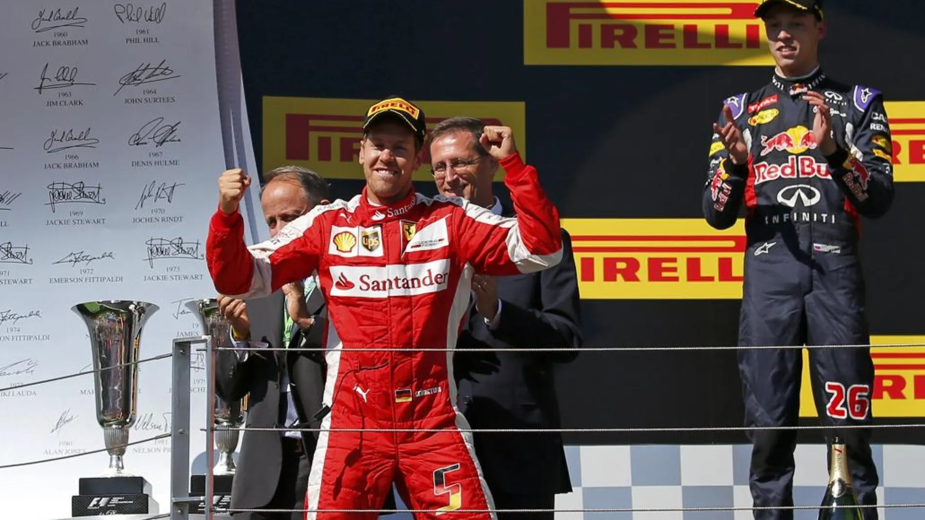 Sebastian Vettel celebra su triunfo en el Gran Premio de Hungrïa de Fórmula 1.