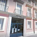 La agresión se produjo en la puerta de un colegio de Aranjuez. Dos de los cinco agresores son menores de edad, por lo que fueron puestos a disposición de la Fiscalía del Menor