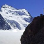 Imagen de archivo del pico Dôme y Barre des Ecrins donde se ha producido la avalancha