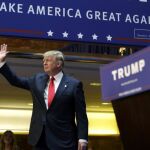 El magnate Donald Trump hace pública su candidatura