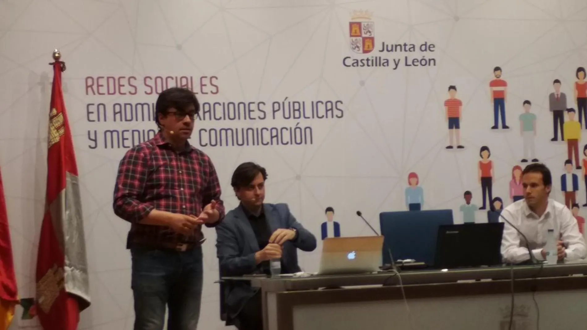 Alejandro Salgado presenta la jornada celebrada en Valladolid