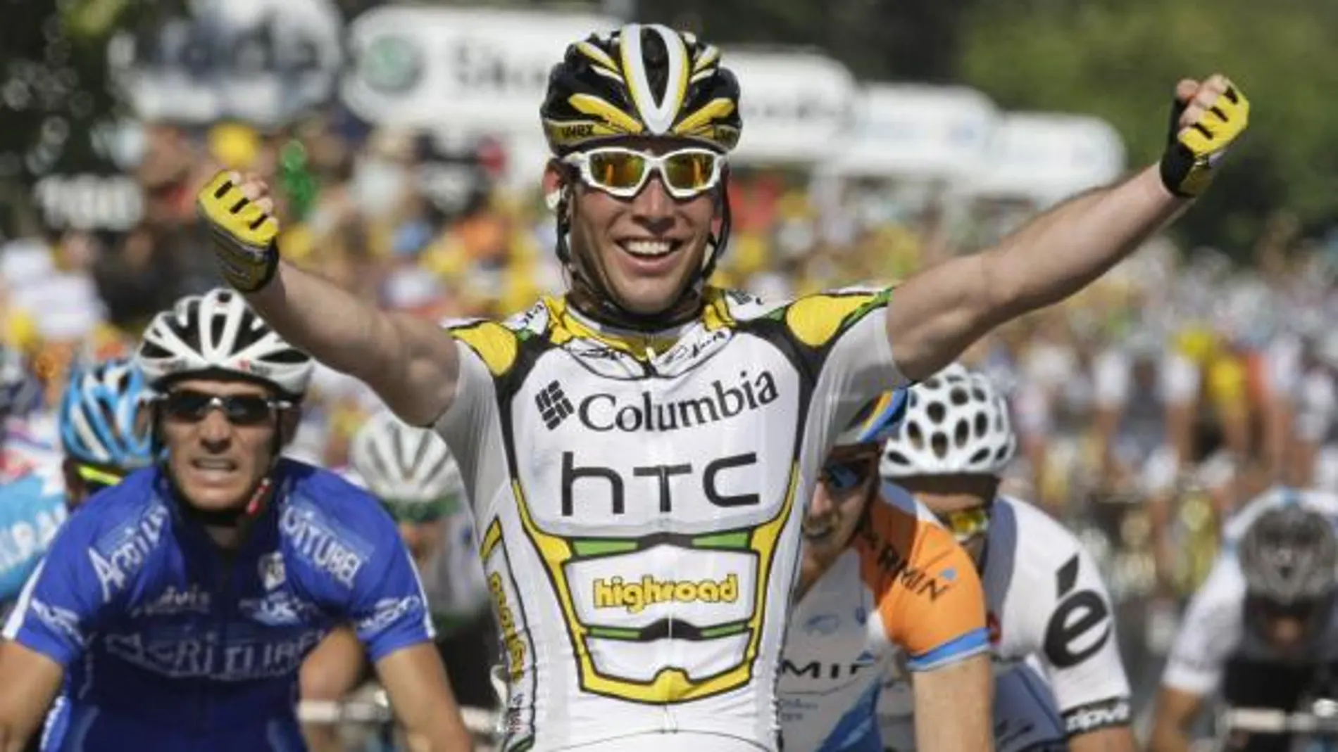Cavendish impone su punta de velocidad y se adjudica la segunda etapa del Tour
