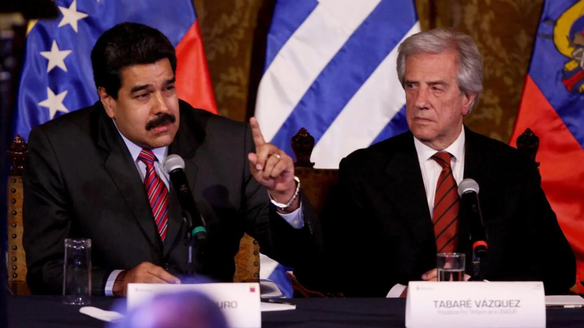 El presidente de Venezuela Nicolás Maduro, junto al presidente de Uruguay Tabaré Vazquez.