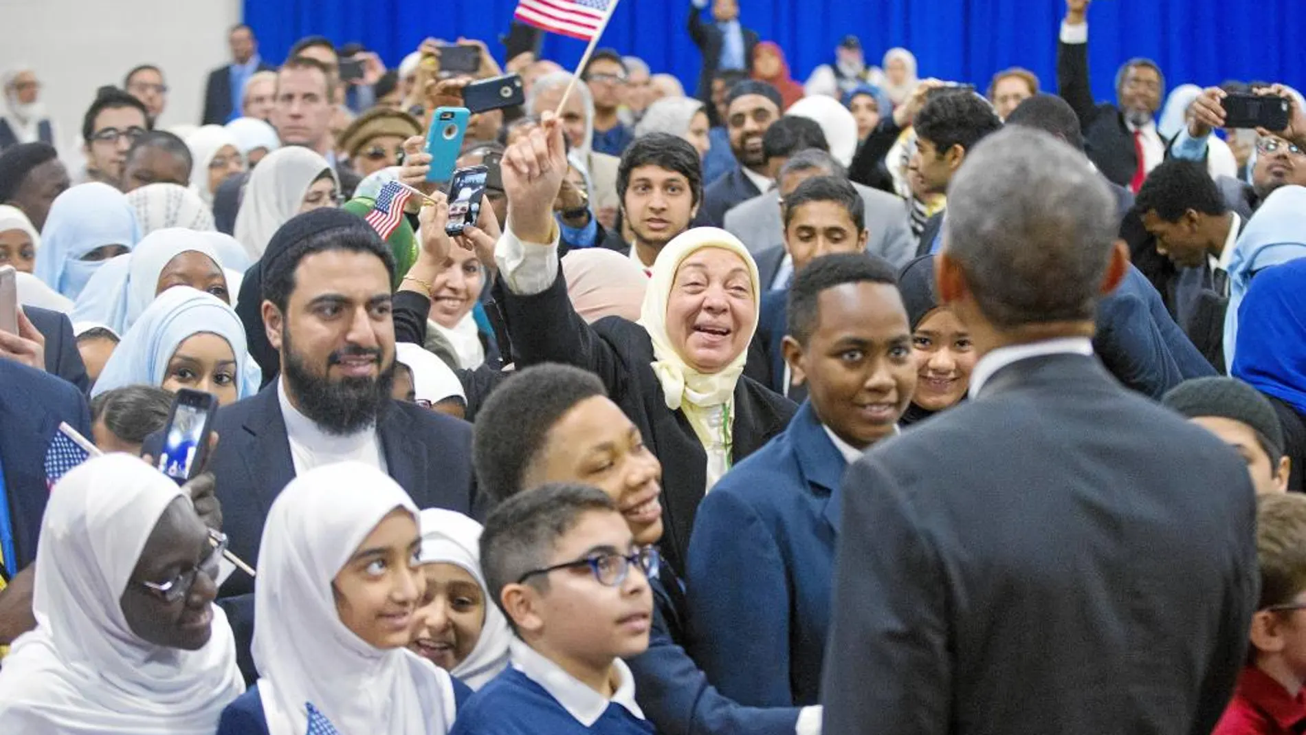 Barack Obama visitó ayer una mezquita en Baltimore