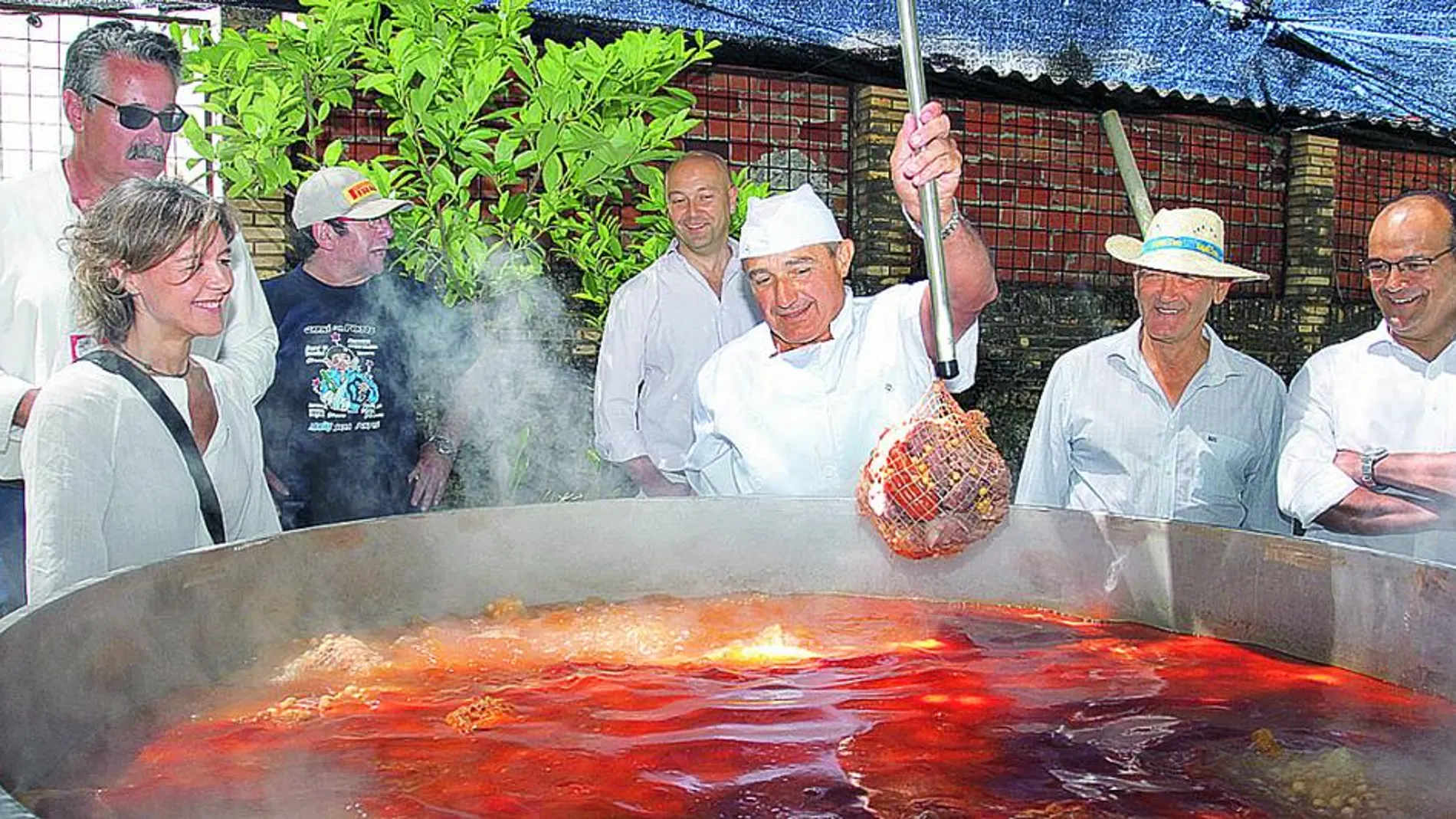 La ministra de Agricultura, Alimentación y Medio Ambiente participa en la fiesta de la Trilla.