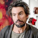 El personaje protagonista de la serie cómica «Einstein» padece una enfermedad hereditaria que muy probablemente acabe con su vida antes de cumplir los 40 años