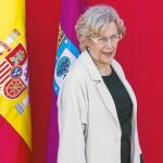 La alcaldesa de Madrid, Manuela Carmena, durante la entrega de las medallas del Dos de Mayo en la Puerta del Sol