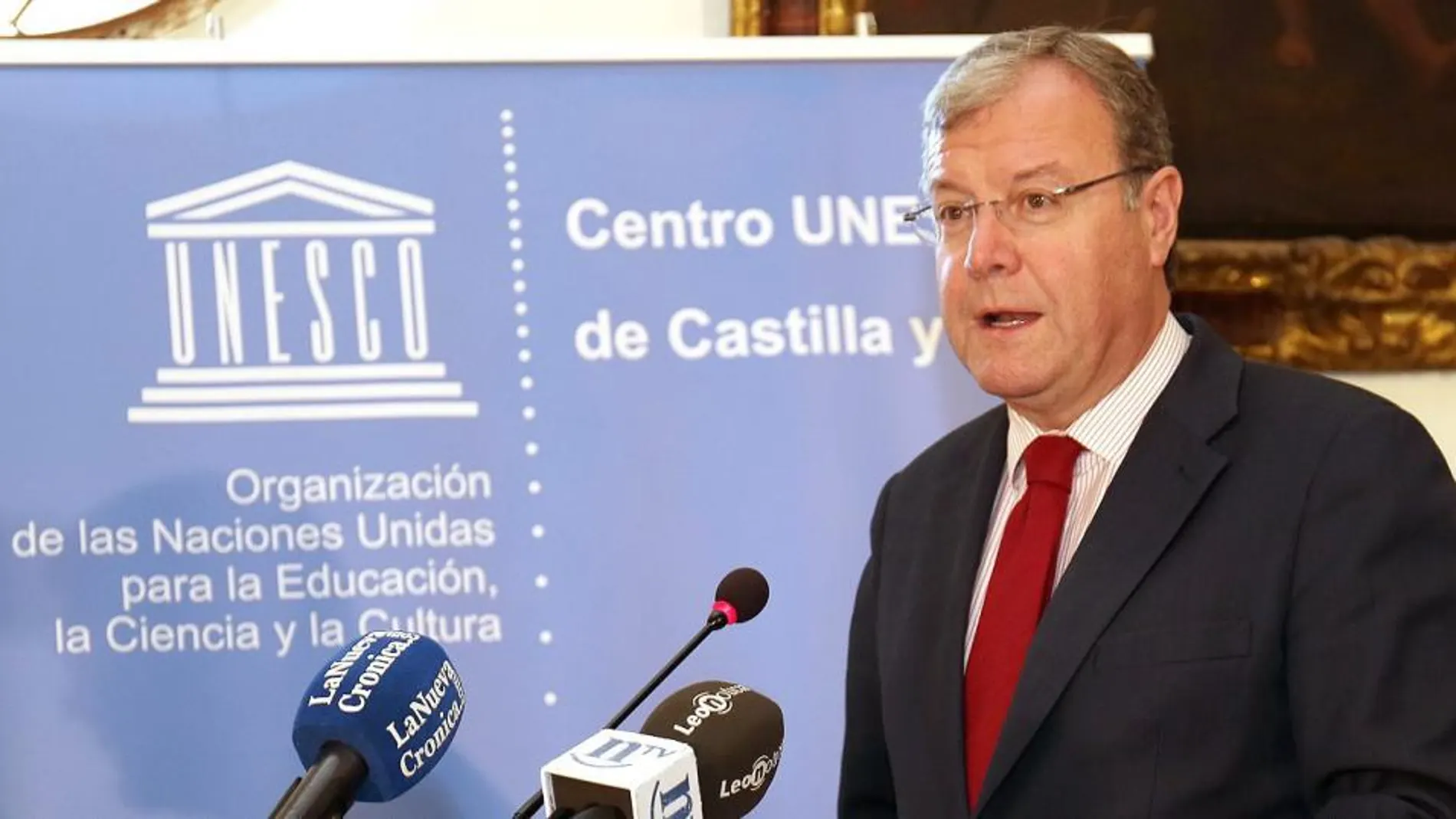 Antonio Silván, durante la lectura de uno de los pasajes de “El Quijote”, ayer en San Isidoro