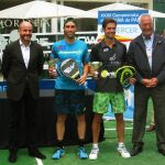 Javier Ruiz y Gonzalo Rubio, con el trofeo de Campeones