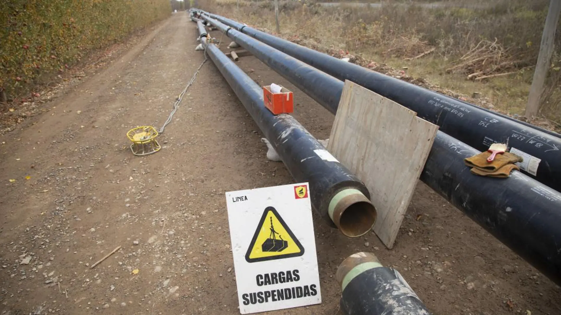 Imagen de las tuberías en la zona. Reportaje fotográfico: Nicolás Villalobos /Greenpeace Argentina