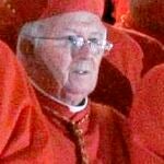 El cardenal Cañizares en el balcón de la basílica atento a las palabras del nuevo Papa