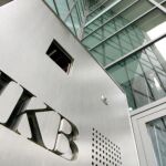 Foto de archivo tomada el 22 de agosto de 2008 de la puerta de acceso del banco alemán IKB en Düsseldorf
