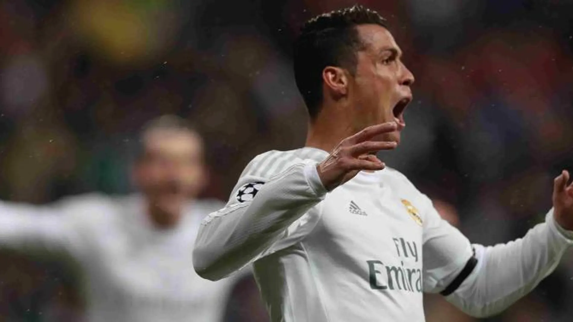 Cristiano Ronaldo celebra su primer gol ante el Wolfsburgo alemán en el Bernabéu.