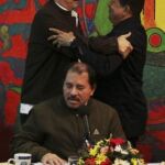 Chávez felicita al "valiente"Zelaya y a los pilotos venezolanos del avión