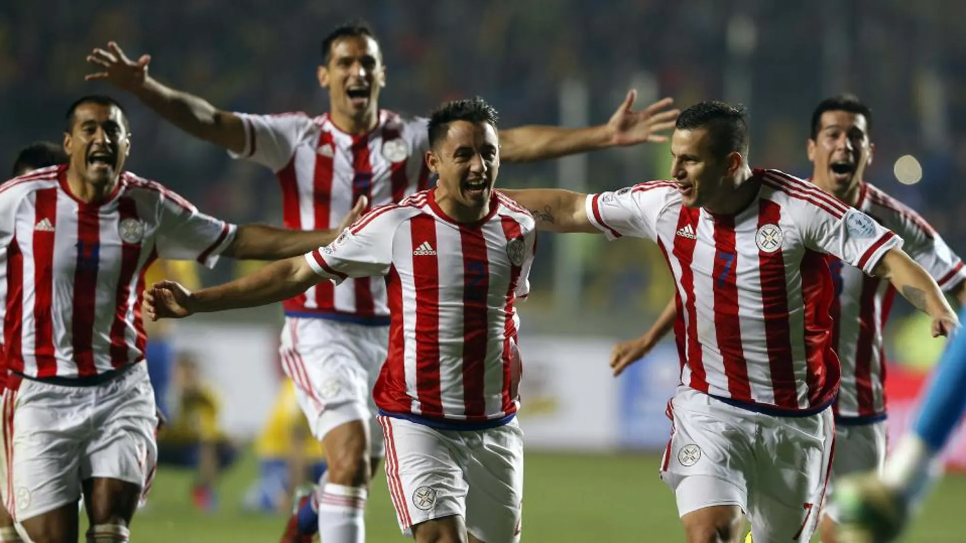 Paraguay pasa a las semifinales en los penaltis