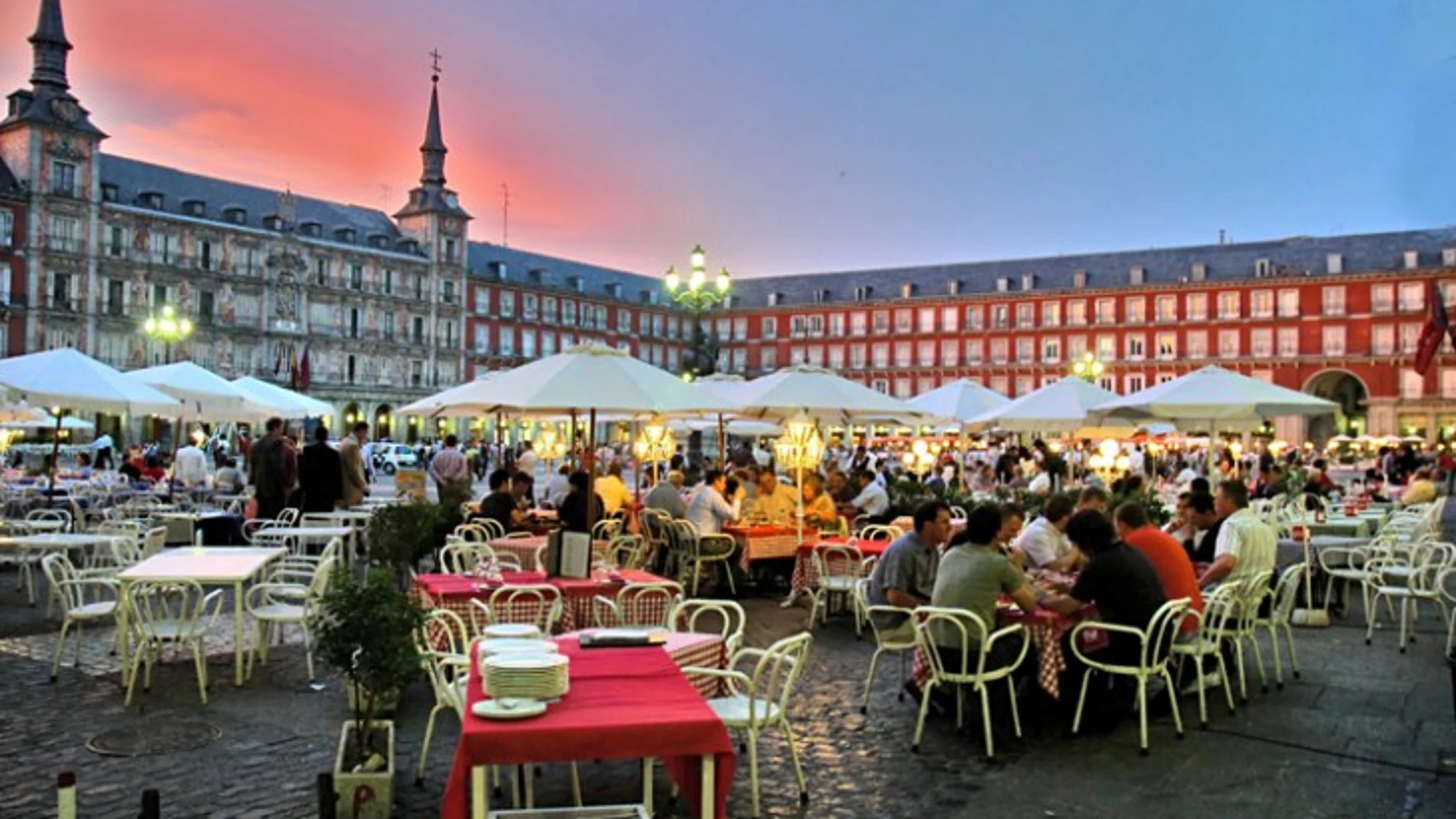 España agilizará la devolución del IVA a los extranjeros para potenciar el turismo de compras