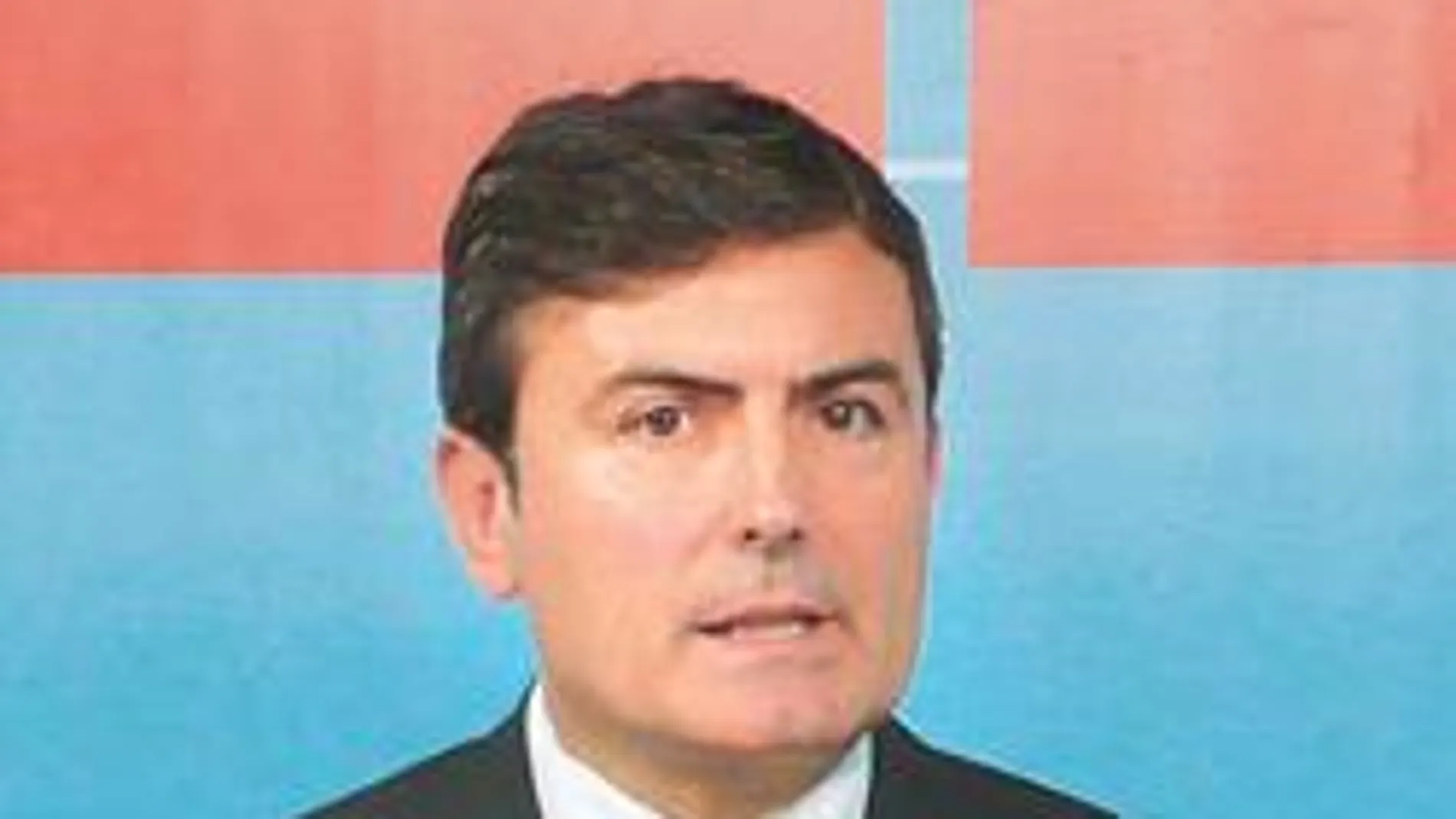Saura solicita a Valcárcel mantener la financiación acordada por la Asamblea