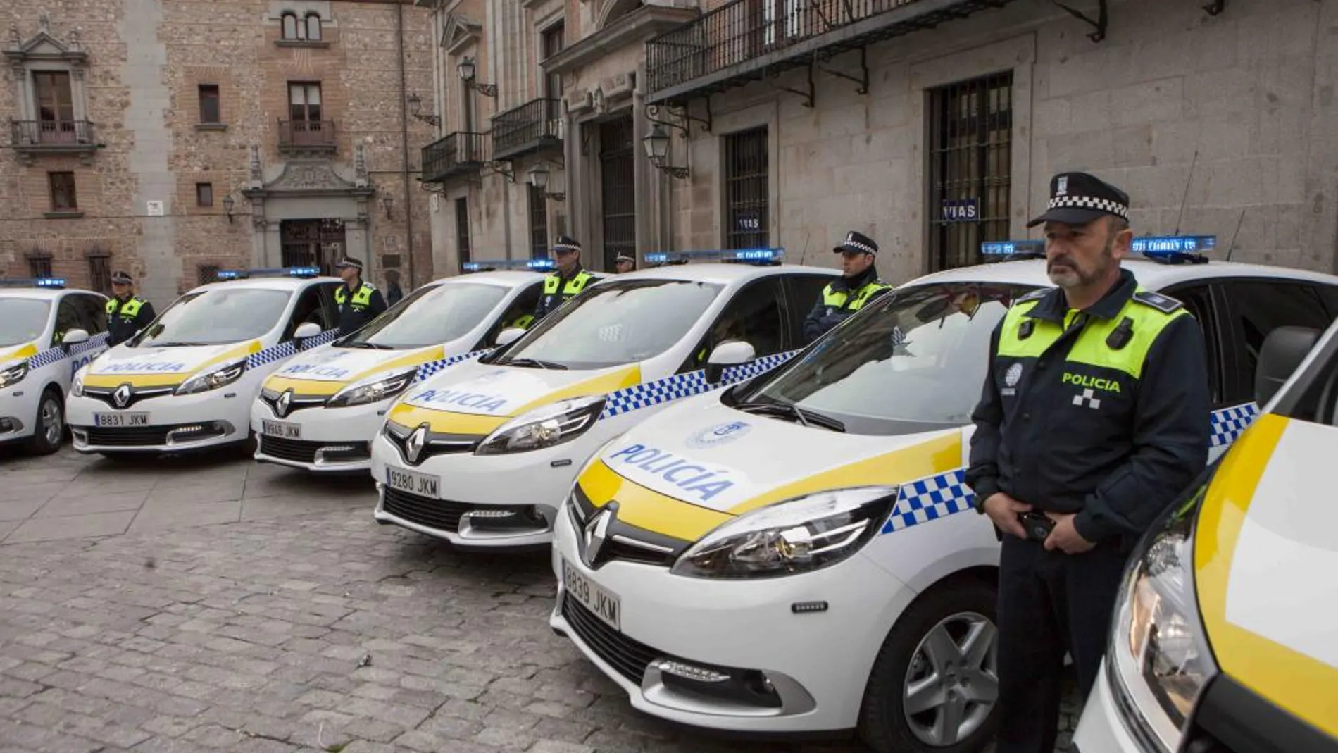 Imagen de los nuevos coches de la Policía Municipal de Madrid presentado hoy.