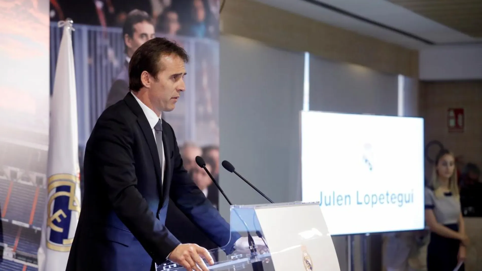 El exseleccionador español de fútbol Julen Lopetegui durante su intervención en su presentación oficial como entrenador del Real Madrid. EFE/JuanJo Martín