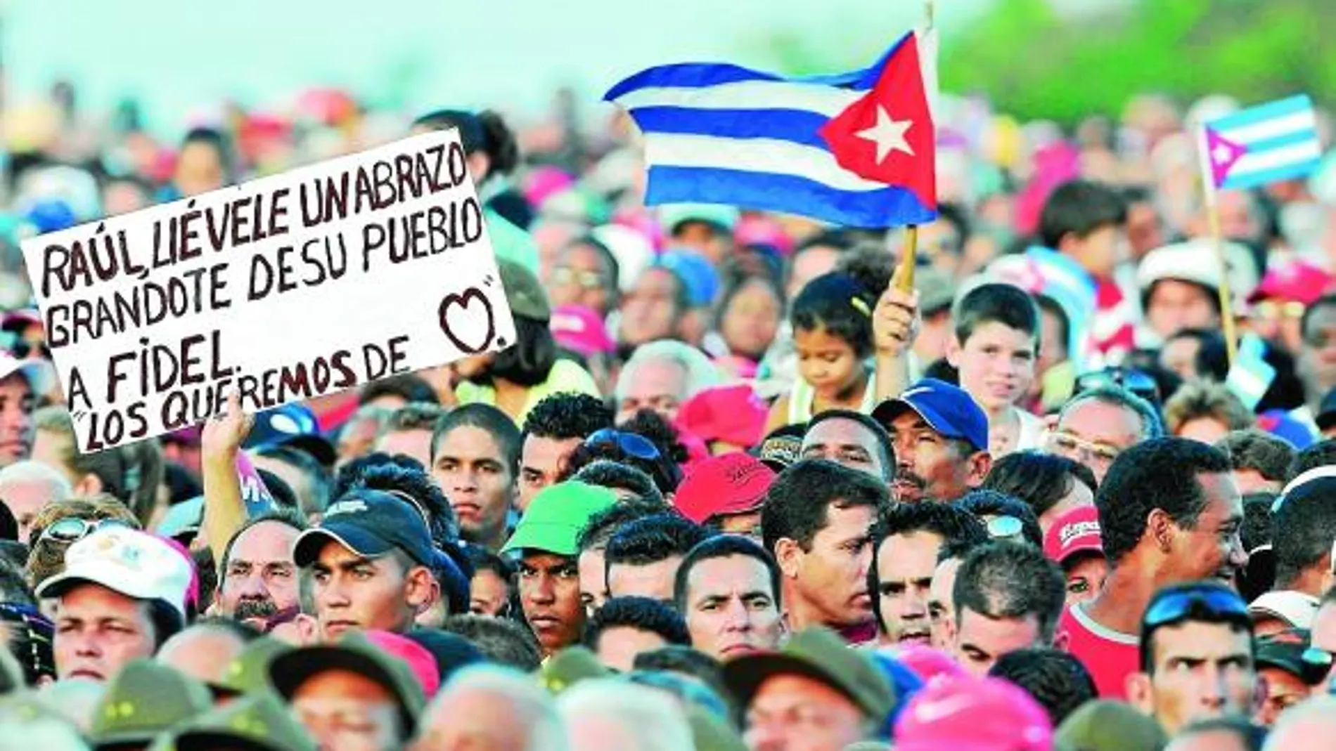 En el pasado 56º aniversario del asalto al cuartel Moncada, numerosos cubanos enviaban a Fidel «un abrazo»