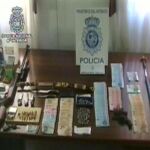 La Policía Nacional desmanteló un "hipermercado"de drogas en la mayor operación realizada en Badajoz contra el tráfico "al menudeo"de estupefacientes, en la que fueron detenidas veinte personas (19/10/10)