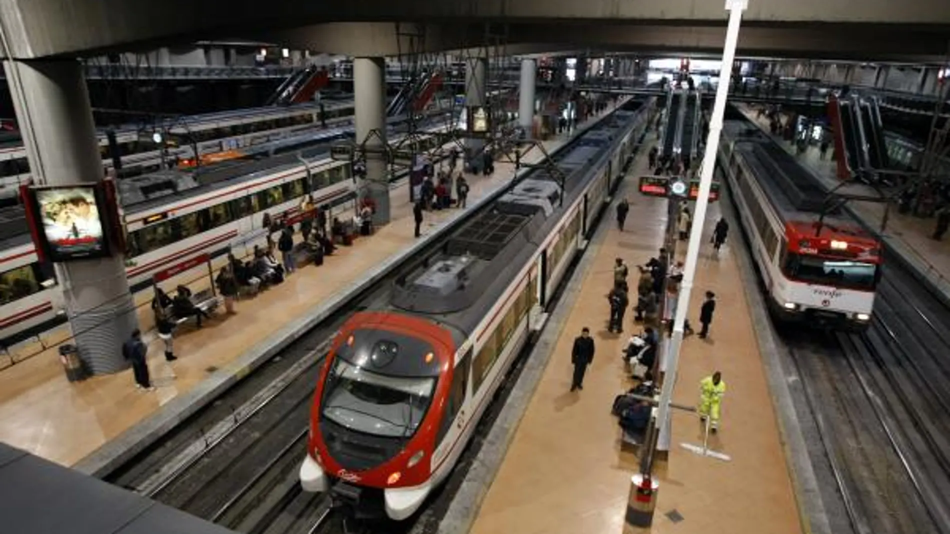 Fomento inicia el proceso para cancelar servicios ferroviarios