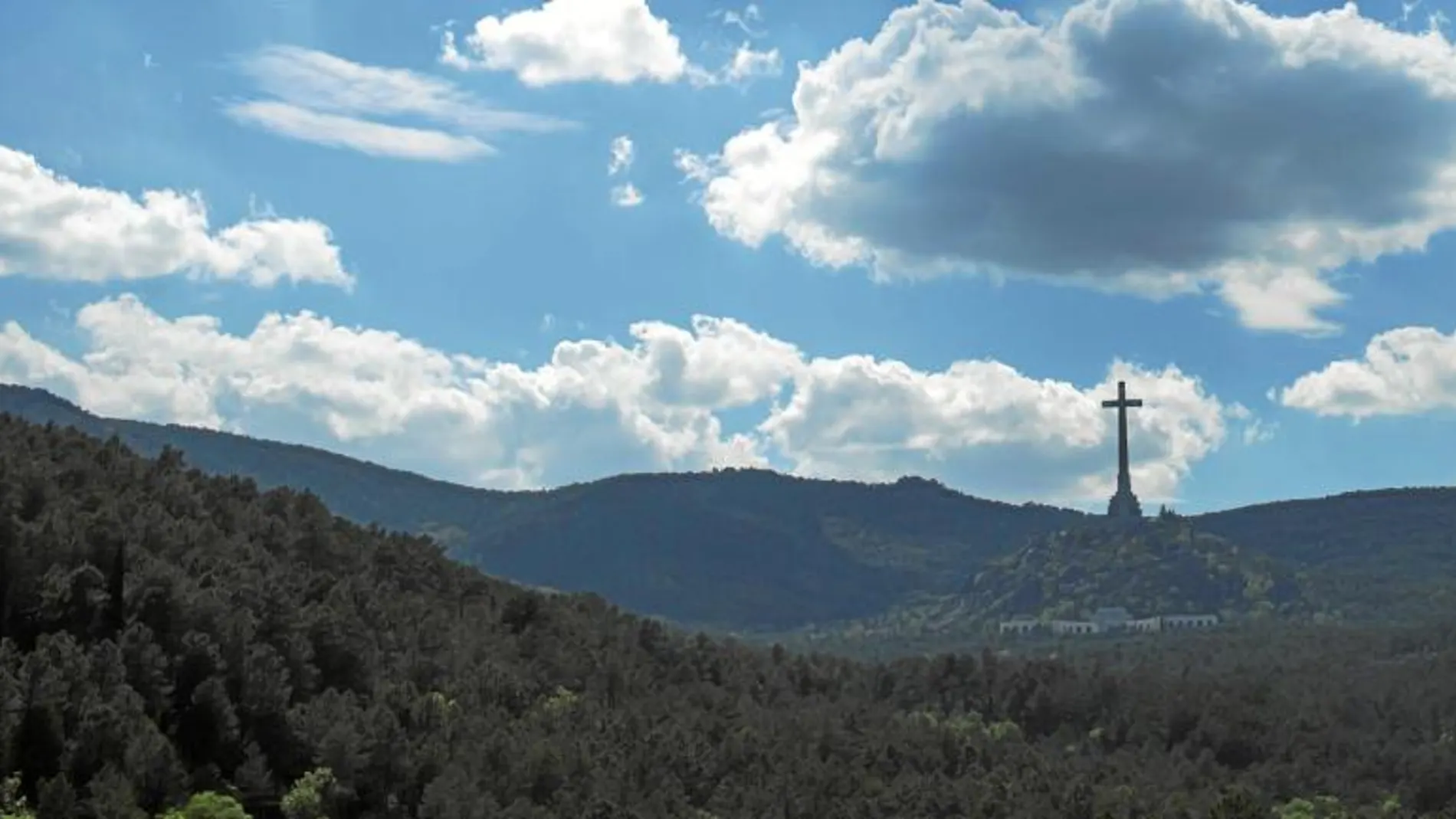 El Valle de los Caídos tiene la calificación de lugar de culto, por lo que es competencia de la autoridad eclesiástica / Alberto R. Roldán