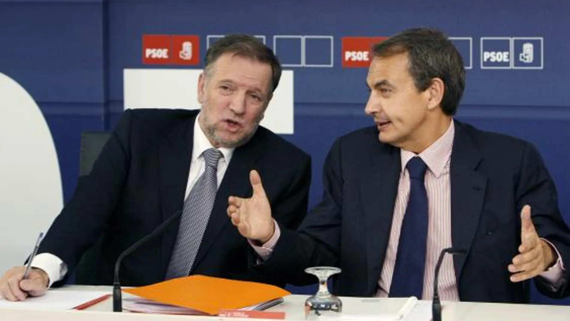 Marcelino Iglesias y Zapatero, en la reunión del Consejo Territorial del PSOE