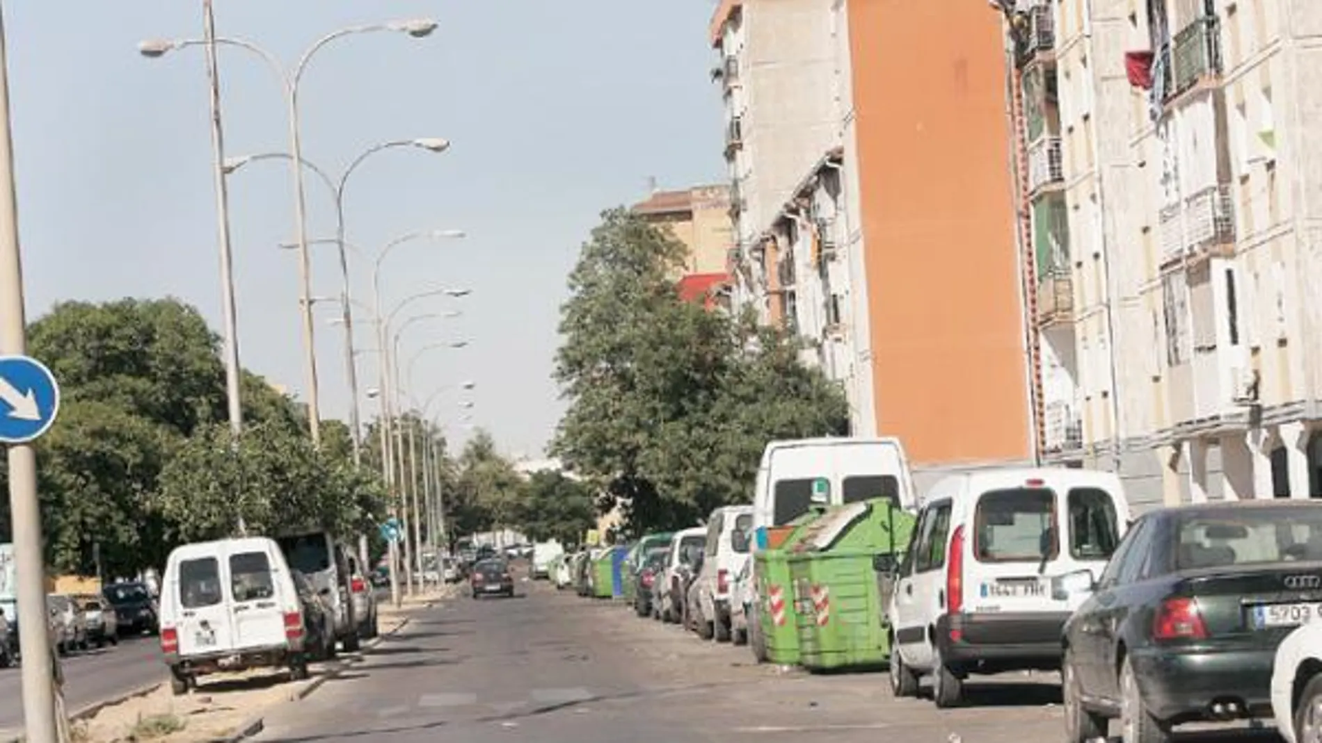 Una calle de las Tres Mil Viviendas, uno de los barrios más deprimidos de España
