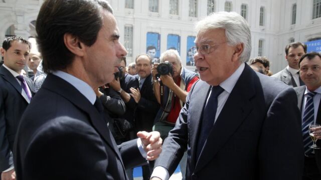 José María Aznar y Felipe González, en una imagen de archivo, entre los 31 expresidentes que denuncian la situación en Venezuela