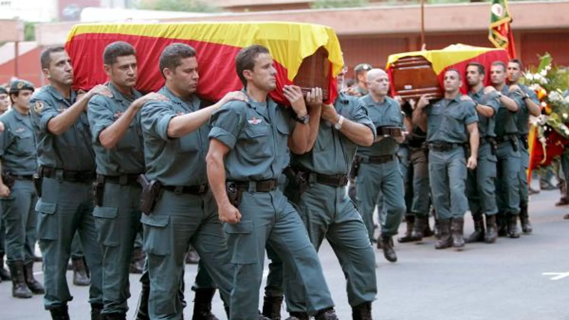 Un momento del funeral, celebrado en Logroño, de los dos guardias civiles asesinados en Afganistánlien