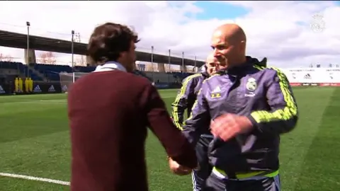 Raúl, invitado ilustre en el entrenamiento del Real Madrid
