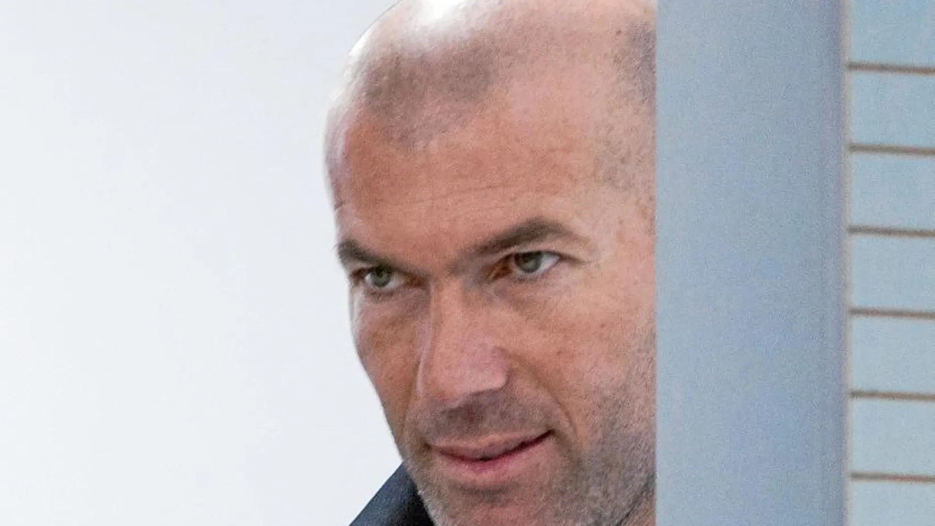 Zidane, antes de la conferencia de prensa de ayer en Valdebebas