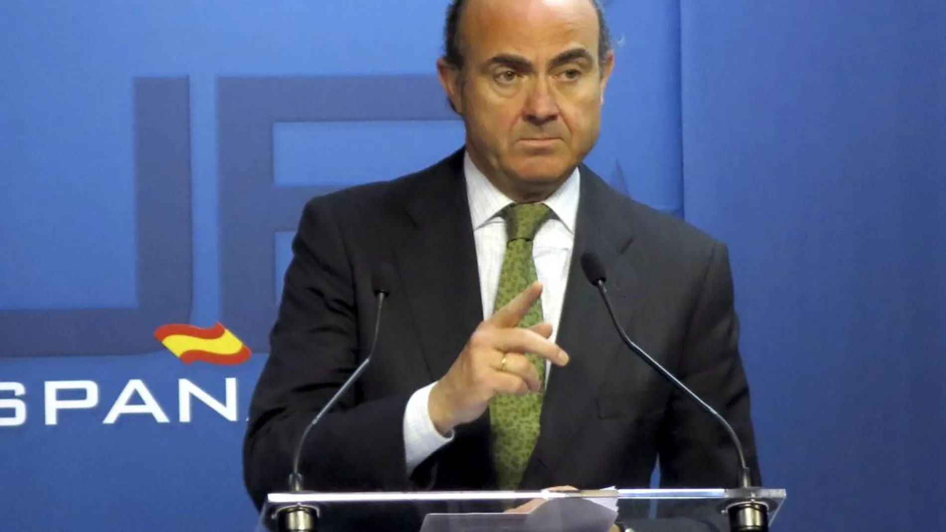 El ministro español de Economía, Luis De Guindos