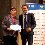 La rectora Sáez Yuguero recibe el reconocimiento