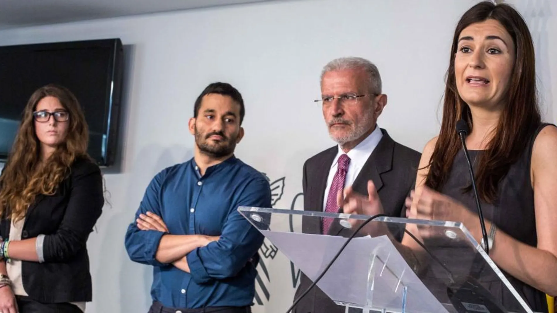 Andrea García, Vicent Marzà, el rector de la Universitat de València, Esteban Morcillo y Carmen Montón