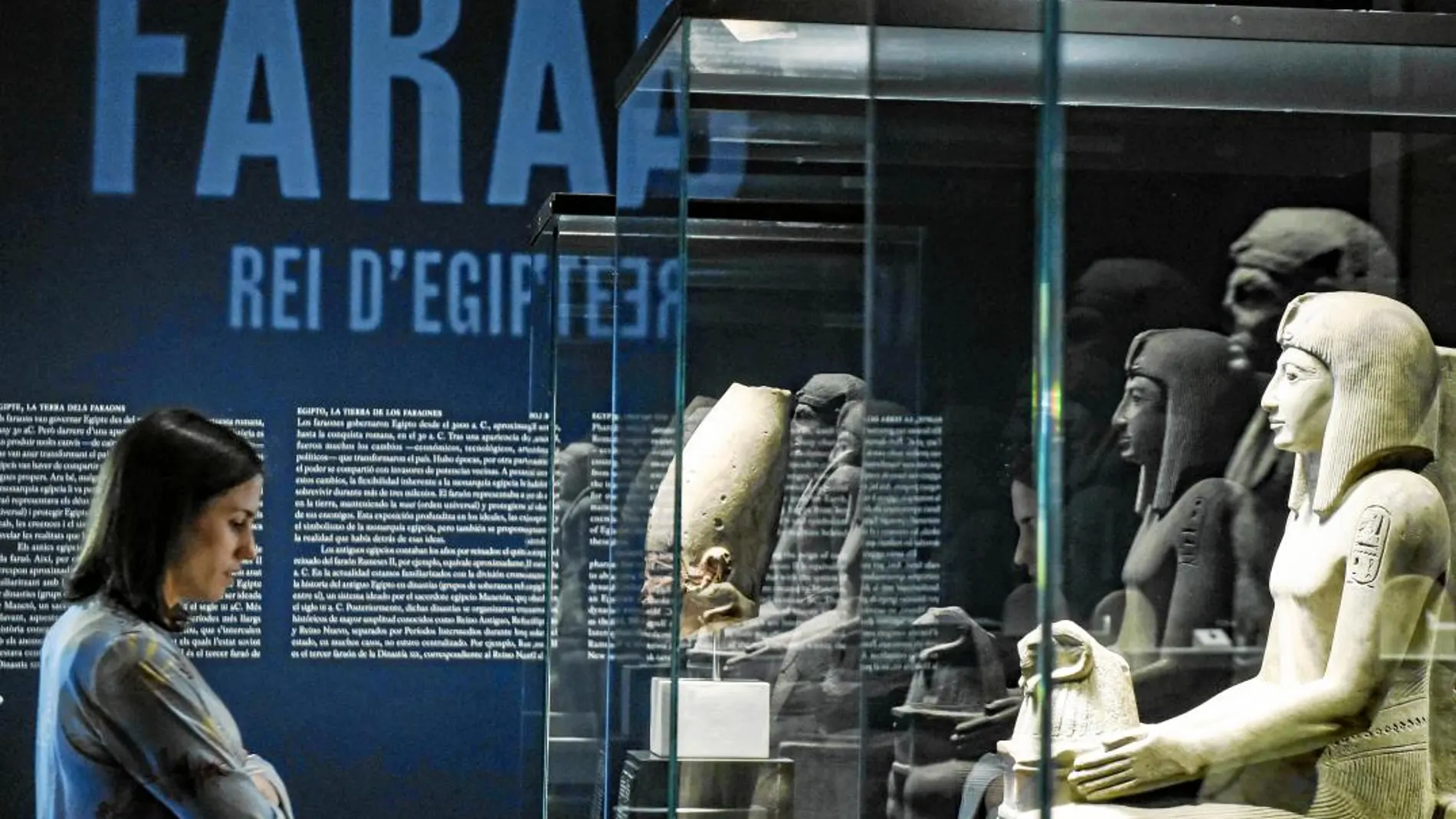La muestra contiene piezas de orfebrería, además de estatuas monumentales y los preciosos relieves de templos egipcios