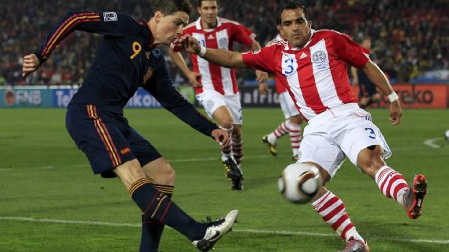 Fernando Torres durante el partido contra Paraguay