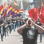 Formación de comunistas con símbolos estalinistas el pasado 14 de abril en Madrid