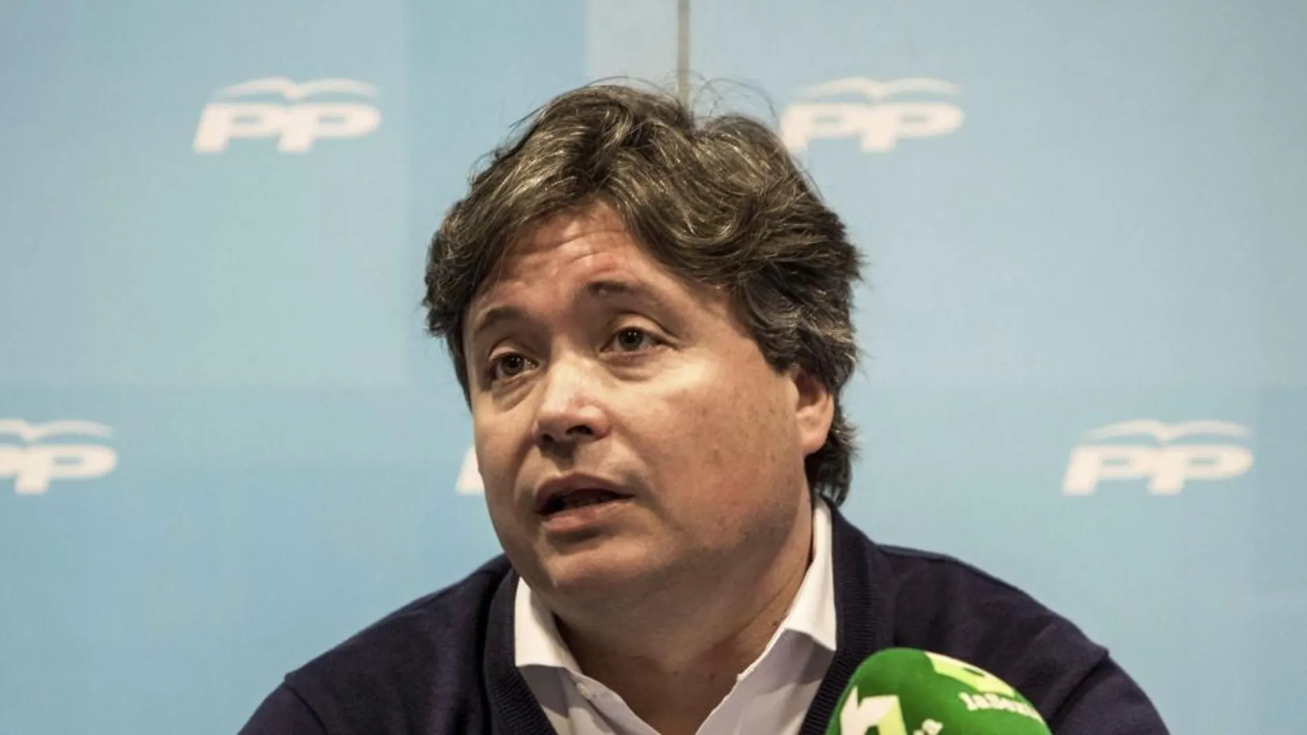 El presidente de la gestora del PP de la ciudad de Valencia, Luis Santamaría