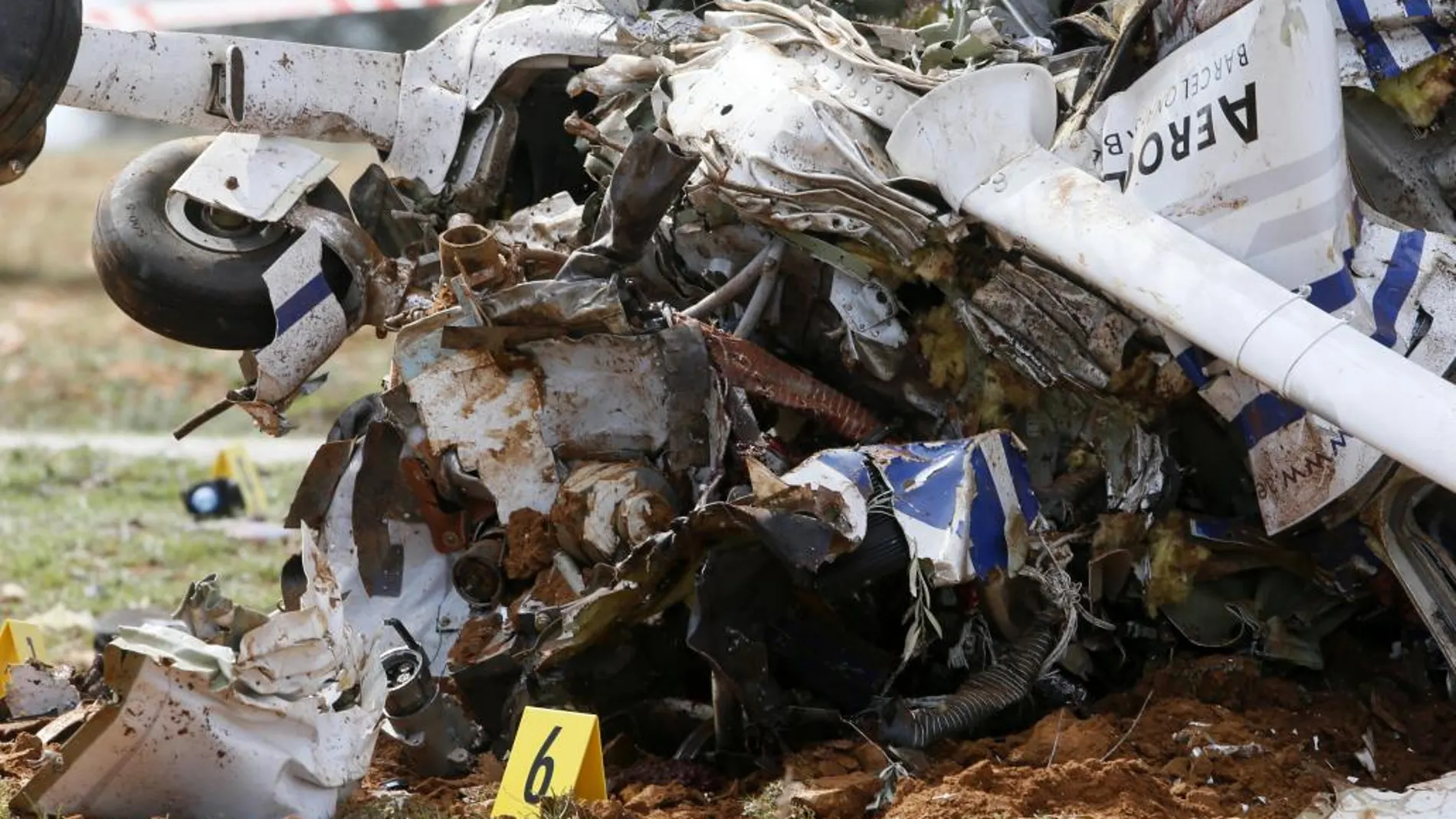 Estado en el que ha quedado una avioneta de uso civil del modelo Cessna 172