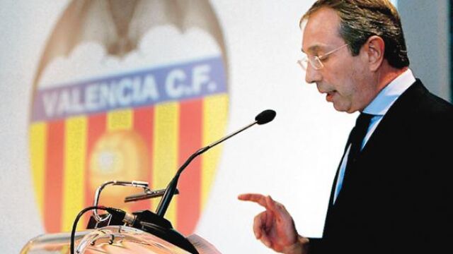 Vicente Soriano compareció ayer ante los medios
