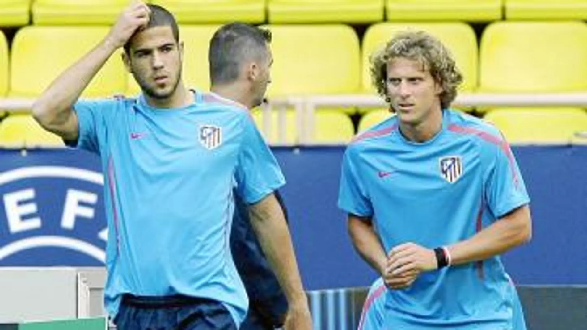 Domínguez y Forlán se preparan para entrenarse en Mónaco en vísperas de la final de la Supercopa