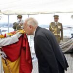 García-Margallo realiza el juramento de bandera, en el buque escuela de la Armada española "Juan Sebastián Elcano".