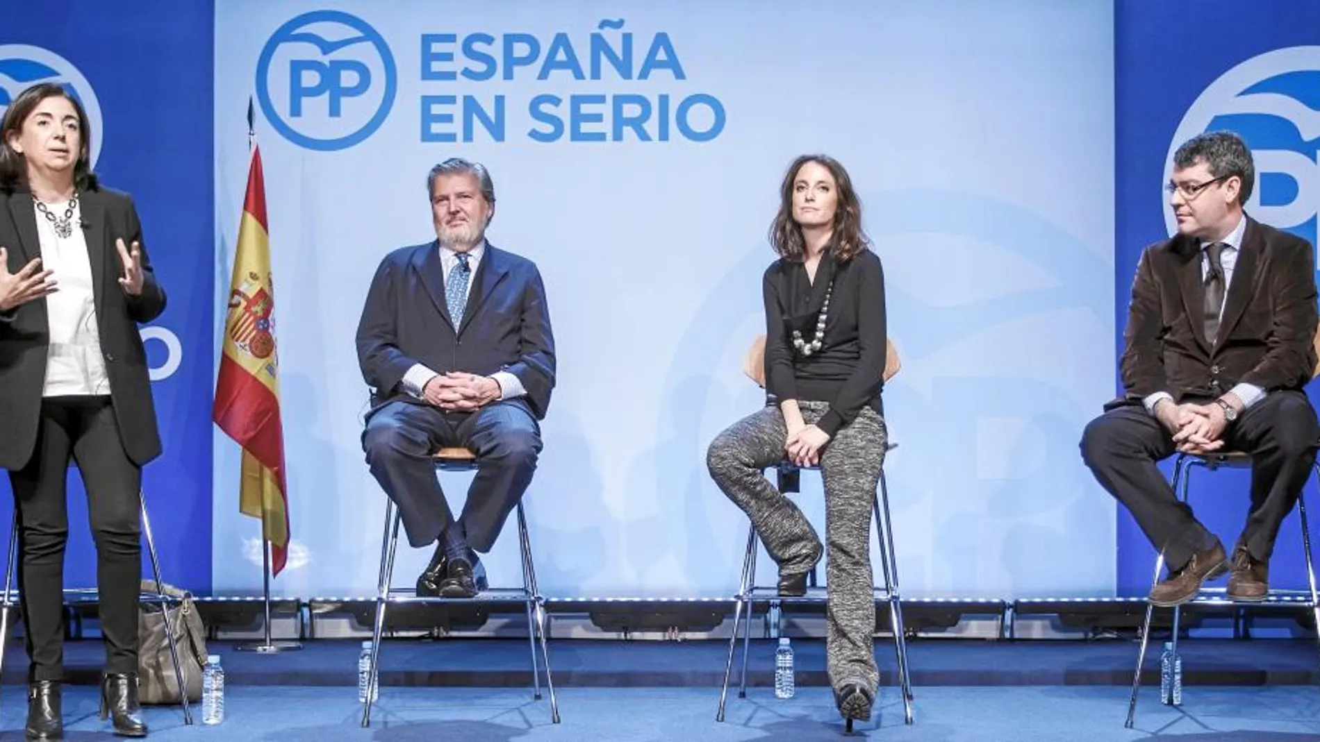 Sandra Moneo, Íñigo Méndez de Vigo, Andrea Levy y Álvaro Nadal, durante un acto del PP sobre educación ayer en Burgos