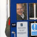 Assange abandona la comisaría de Beccles (Inglaterra) tras cumplir con las medidas de libertad condicional