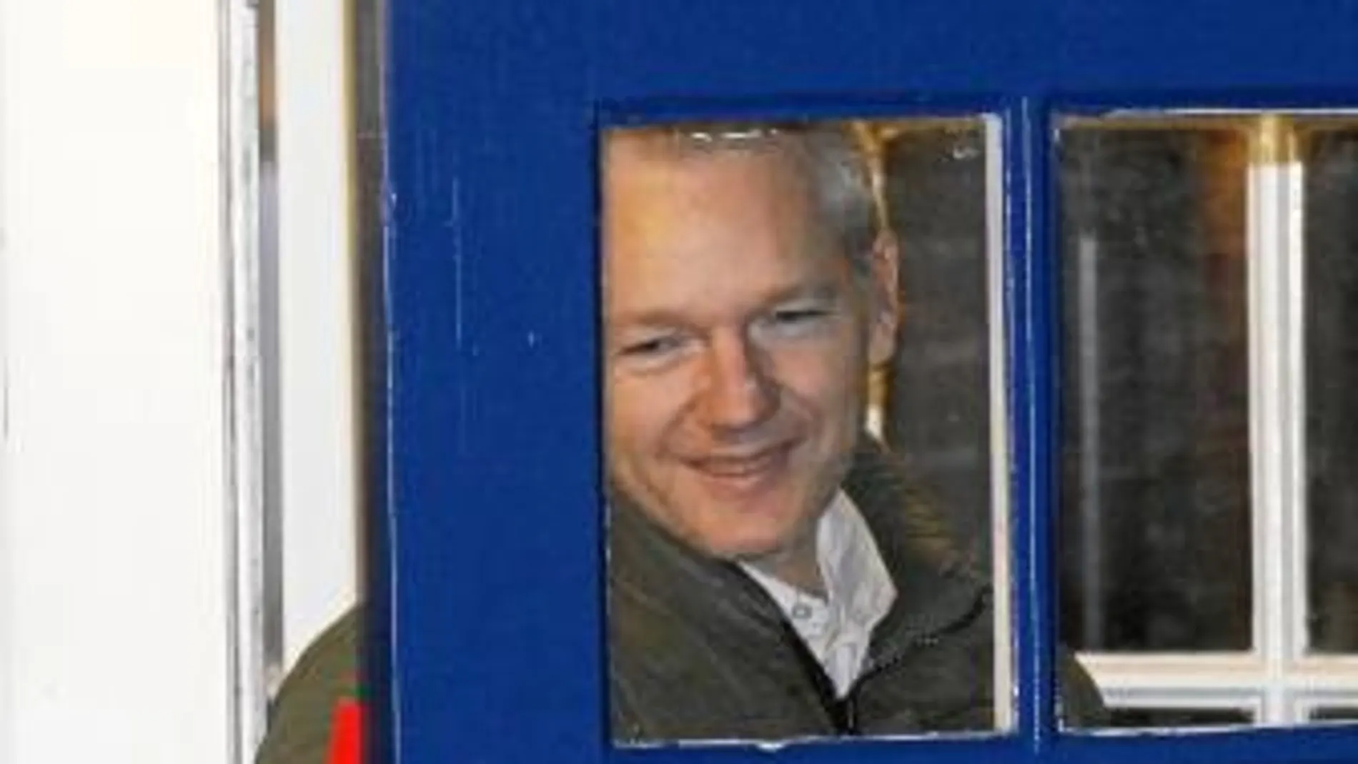 Assange abandona la comisaría de Beccles (Inglaterra) tras cumplir con las medidas de libertad condicional